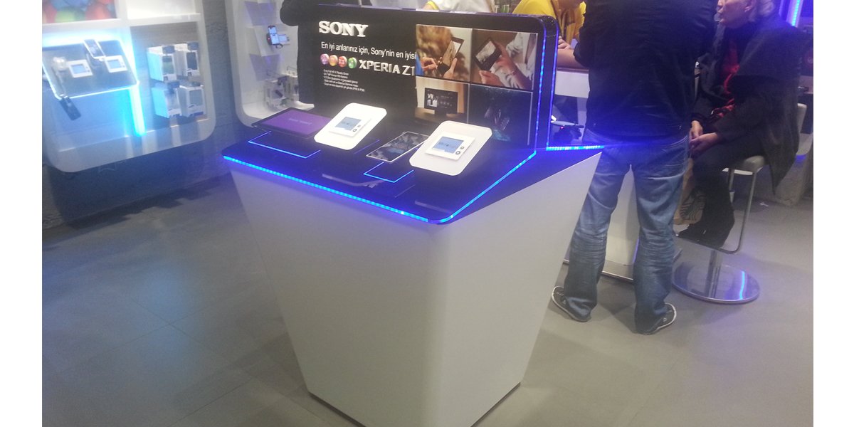 Sony Z1 Stand